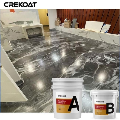 Pavimento a resina epossidica metallico residenziale che ricopre pavimentazione concreta decorativa